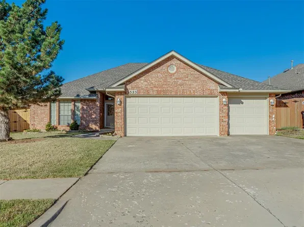 525 Madeline Ln, Moore, OK 73160