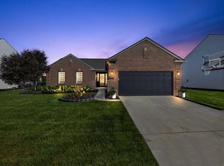 18831 English Ivy Dr, Macomb, MI 48042