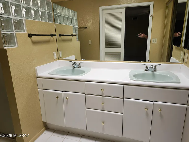 4841 N Paseo Presidio — Photo 17