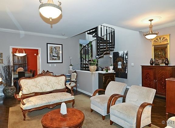 3rd image of 2110 N Bissell St