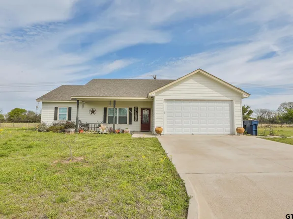 205 Barn St, Emory, TX 75440