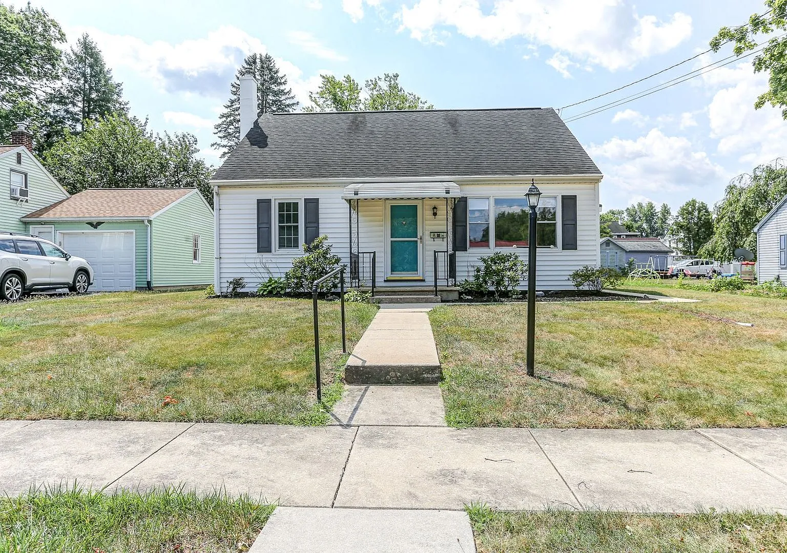 Charming 4 Bedroom Home in Elizabethtown — Photo 1