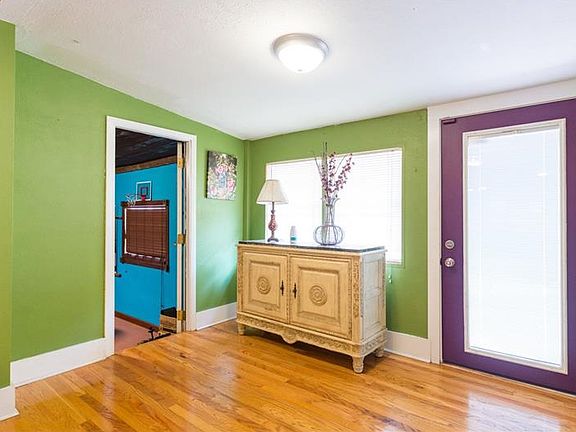 4th image of 115 W Strickland St