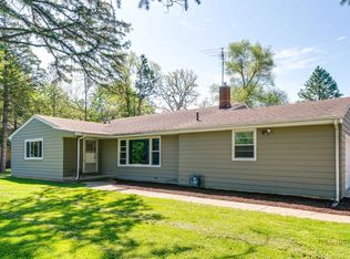 2295 Shannondale Dr, Libertyville, IL 60048