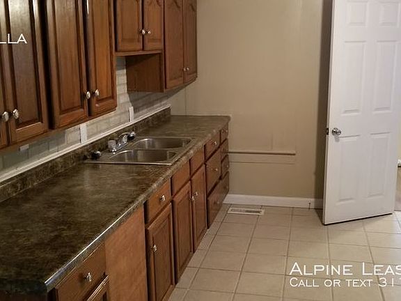 2nd image of 2834 Villa Ave