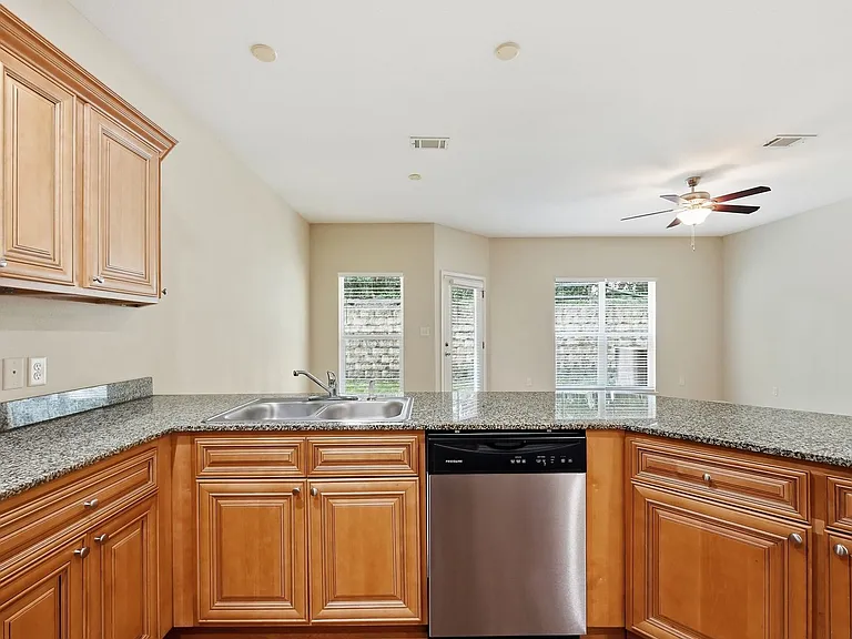 503 Arbor Lake Dr — Photo 10