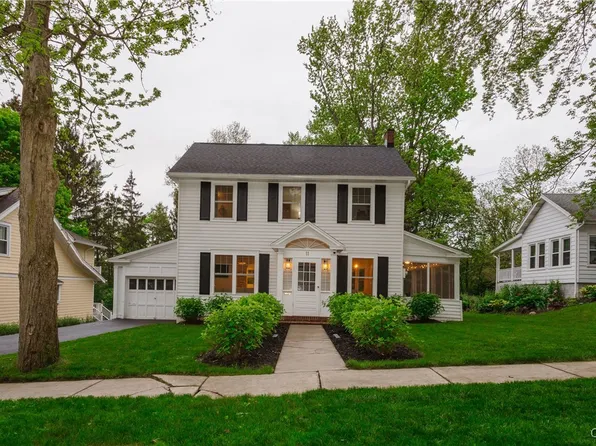11 Sunset Ter, Baldwinsville, NY 13027