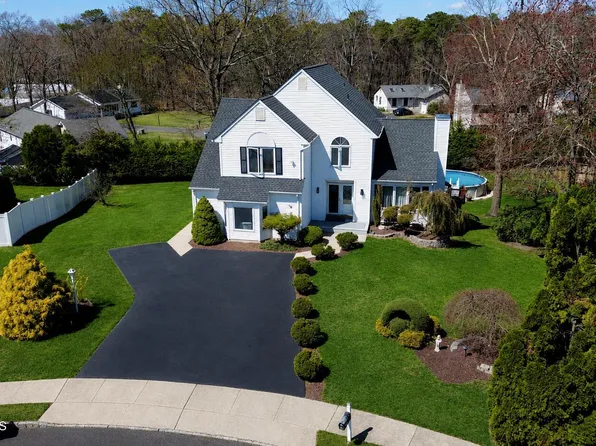18 Coral Drive, Howell, NJ 07731