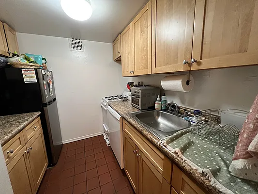 Rented by City Connections Realty | media 12