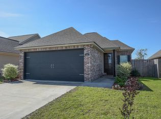 406 Highland View Dr, Youngsville, LA 70592