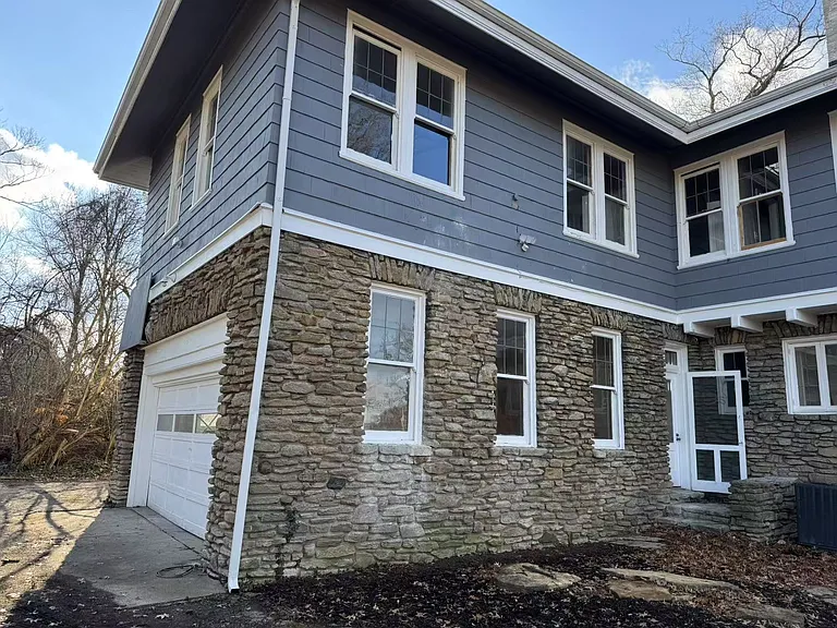 747 Clinton Springs Ave — Photo 4
