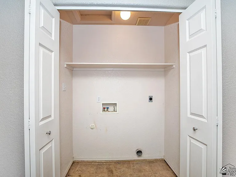 10490 S Typhoon Ave — Photo 17