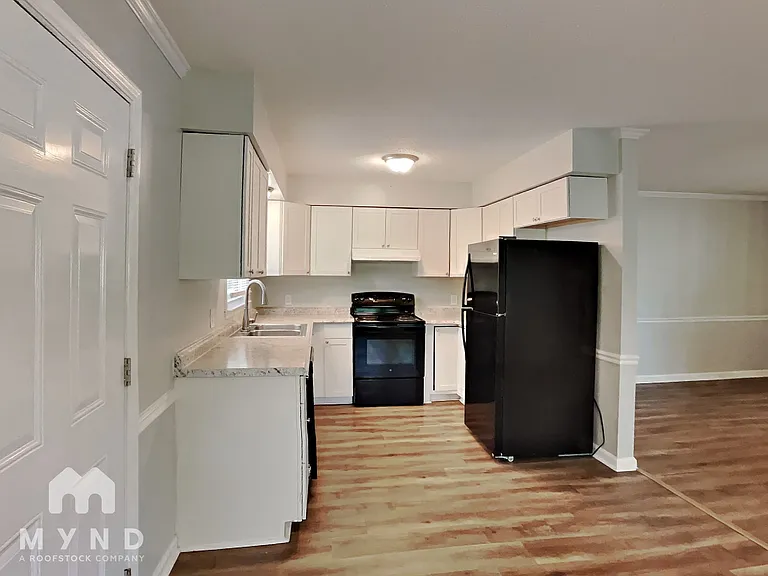 213 Cedar Ct — Photo 6