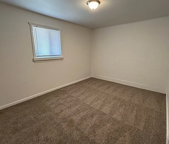 82 Harvey Pl — Photo 9