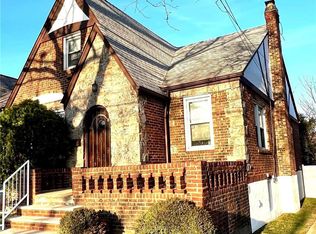 3323 Clearview Expy, Flushing, NY 11361