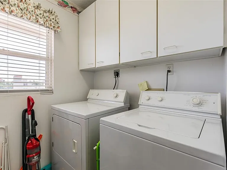 5901 Bahia Del Mar Cir #518 — Photo 18