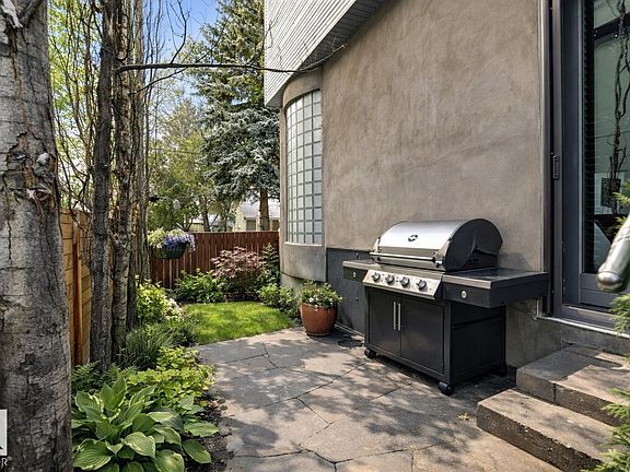5th image of 9012 98th St NW