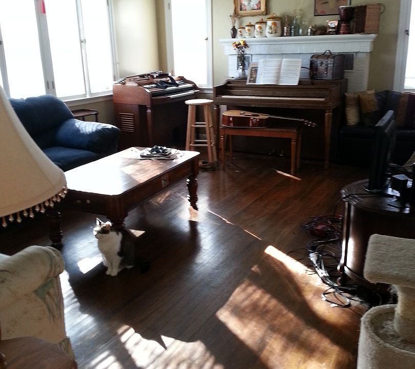 2nd image of 1605 E University St
