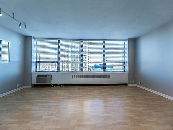 3rd image of 1460 N Sandburg Ter APT 1510