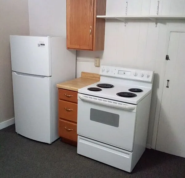 610 Church Ave — Photo 3