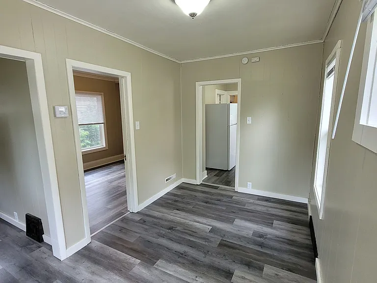 403 W Walker St — Photo 2