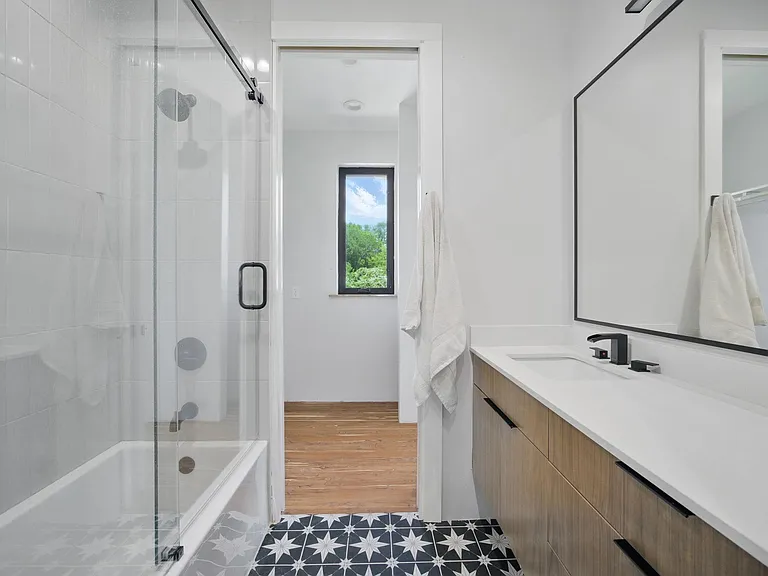 1800 Man O War Dr — Photo 24
