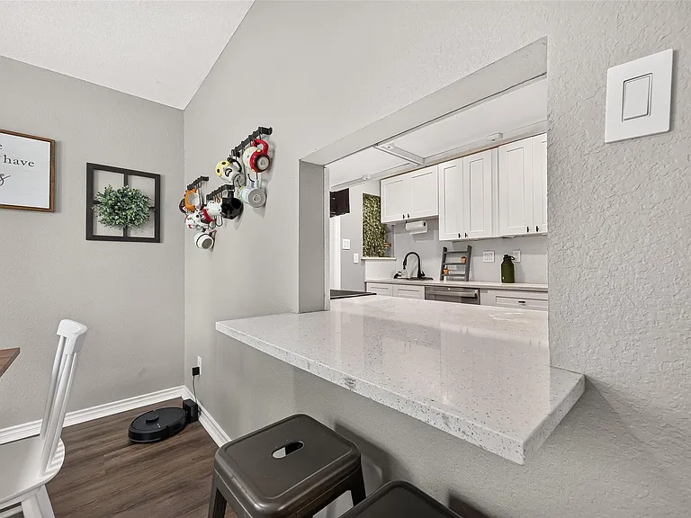1005 Avenue D — Photo 14