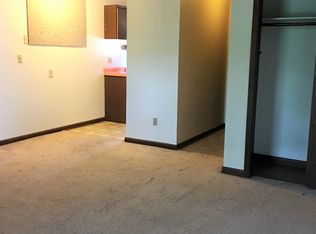 1001 Oakcrest St #11, Iowa City, IA 52246