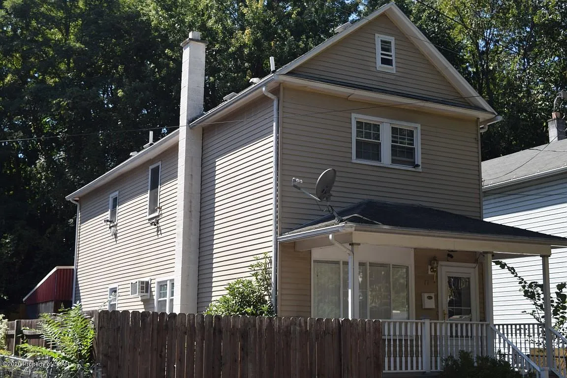 77 Schuler St photo 1