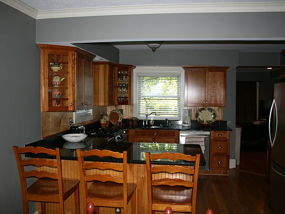 4th image of 1786 Lakeland Ave