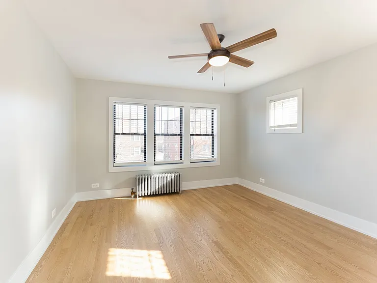 2613 W Berwyn Ave — Photo 6