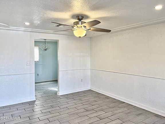 2nd image of 526 Holiday St