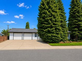 2015 W 24th St S, Lethbridge, AB T1K2M6