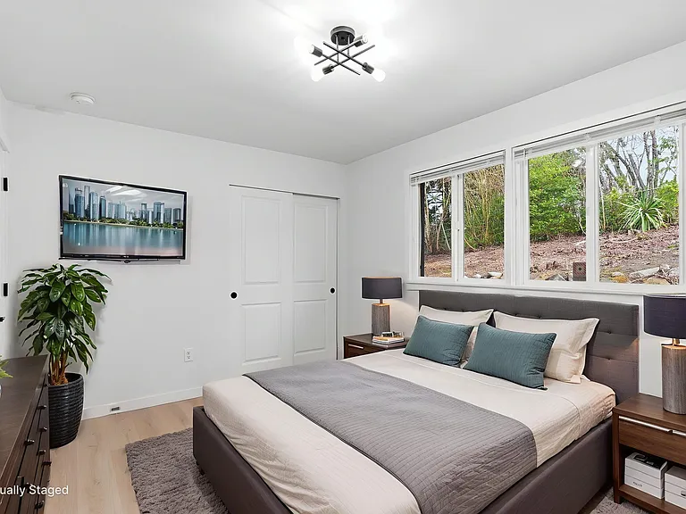 Bedroom #1