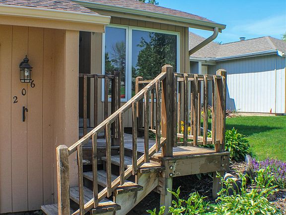 3rd image of 206 Caldwell Pl