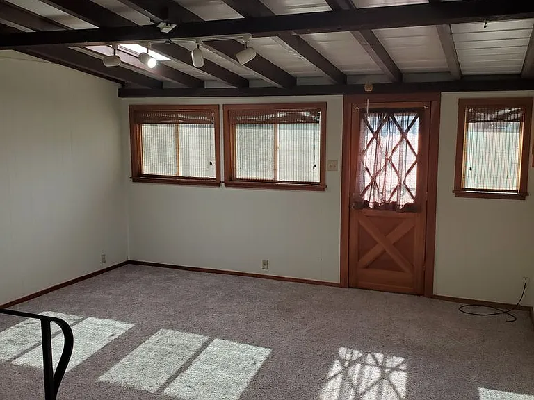 933 Delaware St — Photo 6