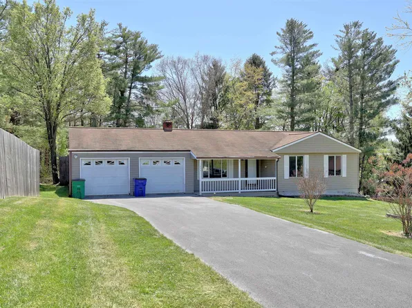 1055 Scott St, Christiansburg, VA 24073