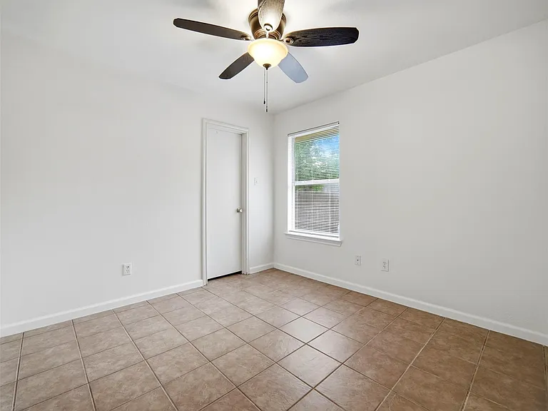 2304 Smith Branch Blvd #B — Photo 12