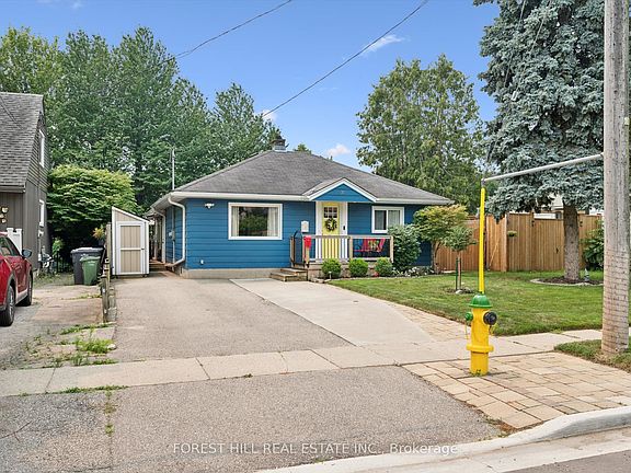 3rd image of 22 Sleeman Ave
