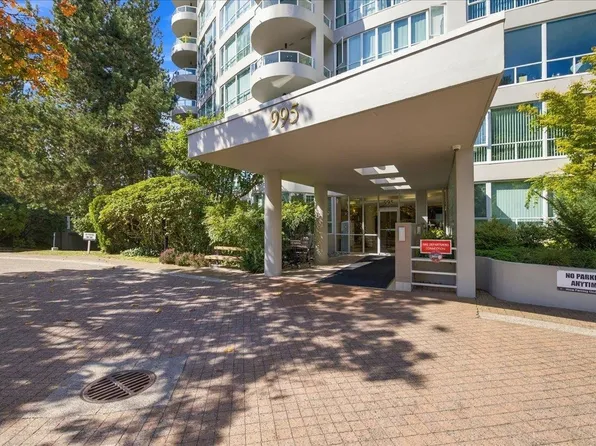 995 Roche Point Dr #402, North Vancouver, BC V7H 2X4