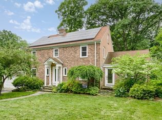 11 Brookshire Rd, Worcester, MA 01609