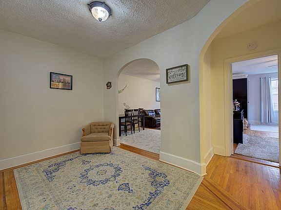 4th image of 117-01 Park Ln S #C5f