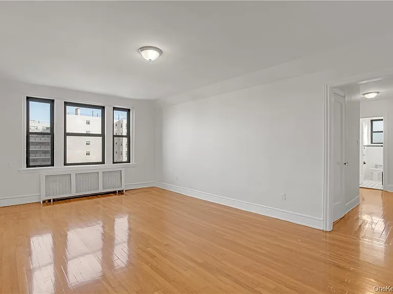 254 Martine Ave #3C — Photo 7