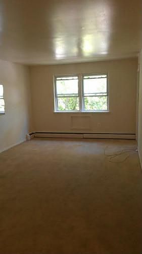 2nd image of 255 Forest Ave APT 3A