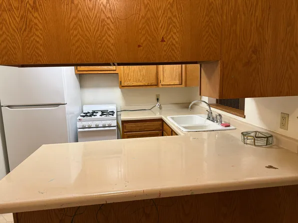 227 2nd St NE #5, Faribault, MN 55021