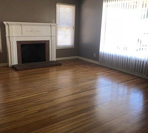 2nd image of 3953 Maywood Dr S