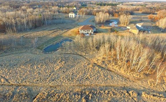4th image of 18366 5th St NE