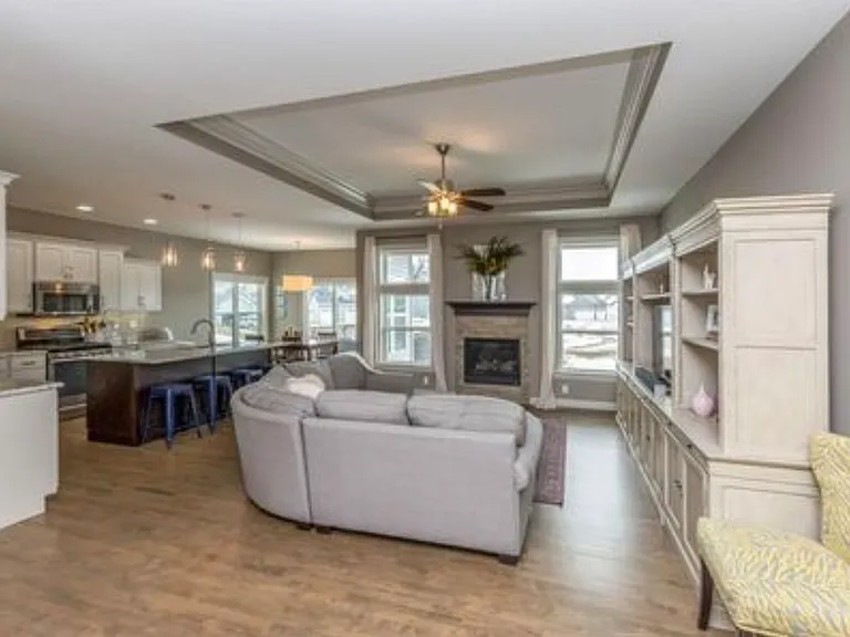 1348 Rolling Glen Dr — Photo 2