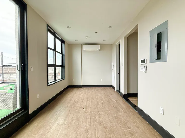 1667 Brooklyn Ave #5A — Photo 2