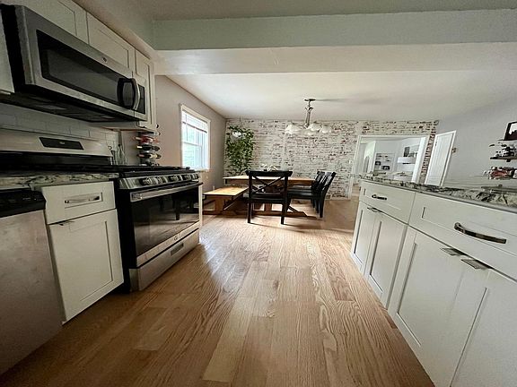 4th image of 755 W Breckenridge St